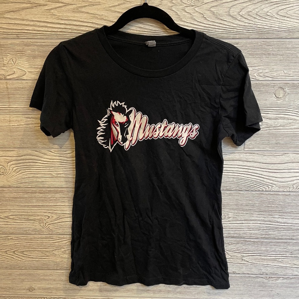 NEXT LEVEL APPAREL Mustangs T-Shirt Size Medium